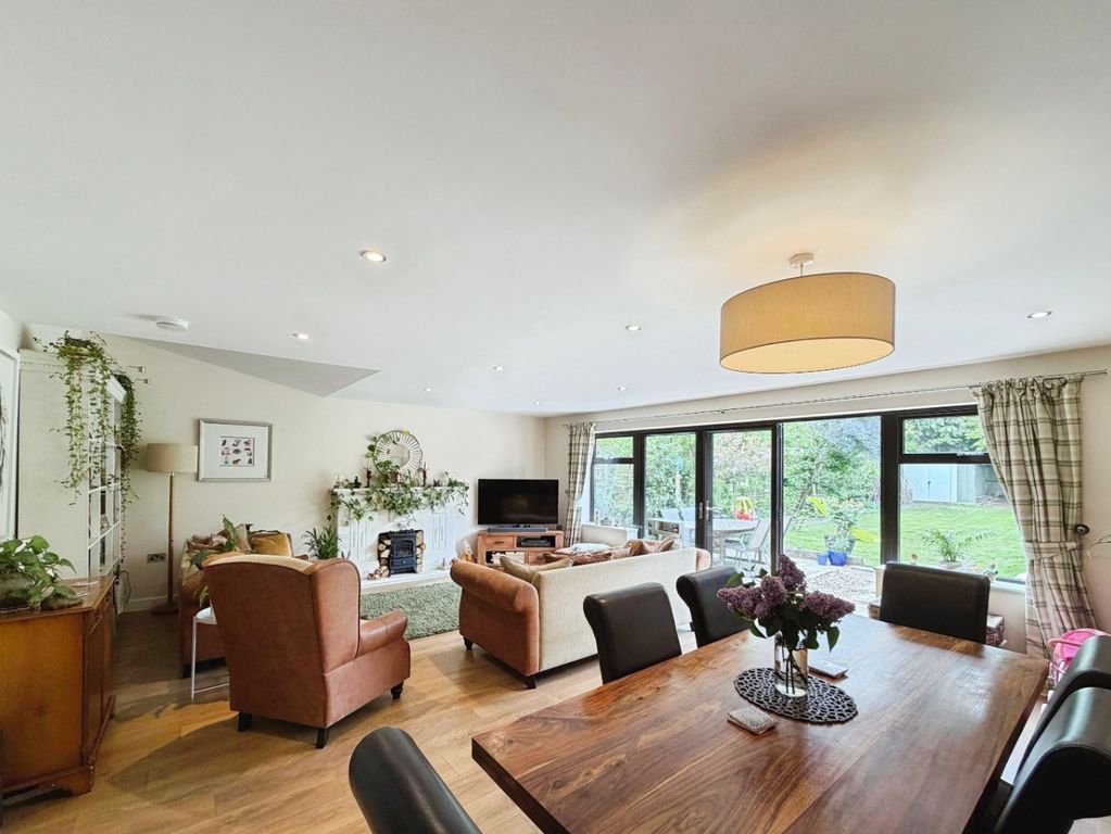 Property photo 3 of 26 5073493