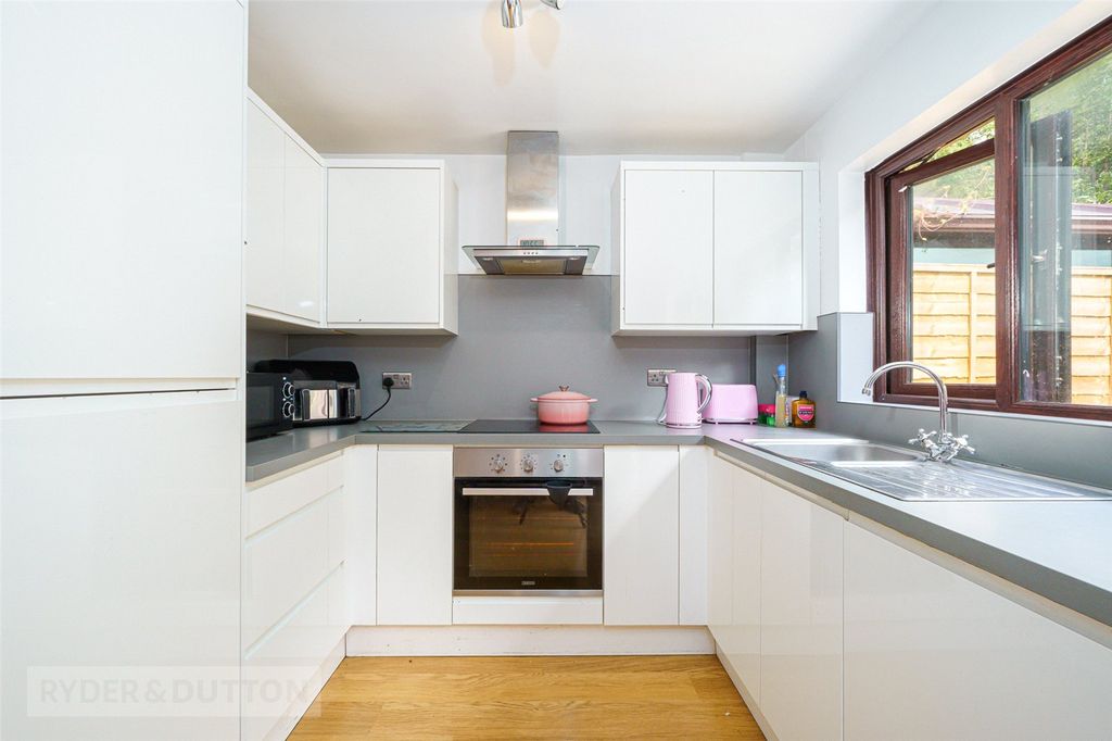 Property photo 3 of 20 Kitchen