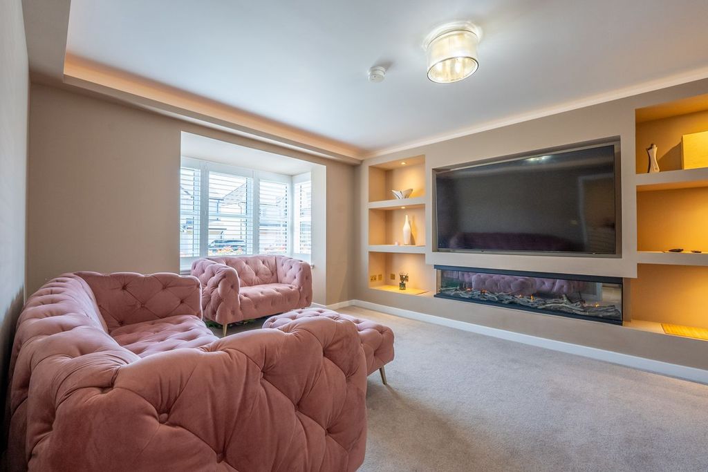 Property photo 2 of 53