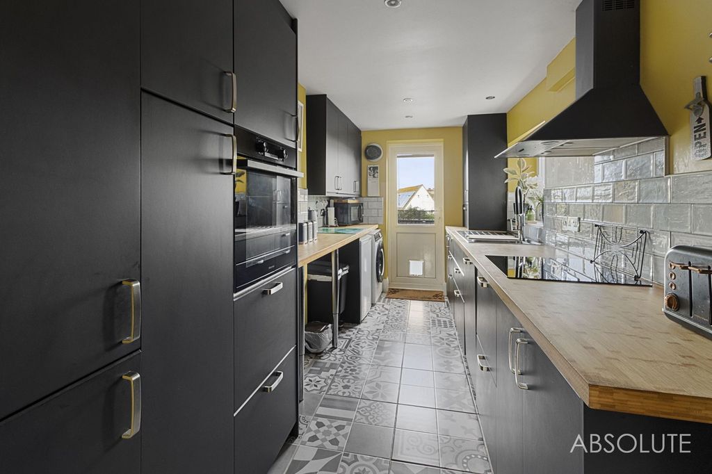 Property photo 2 of 29