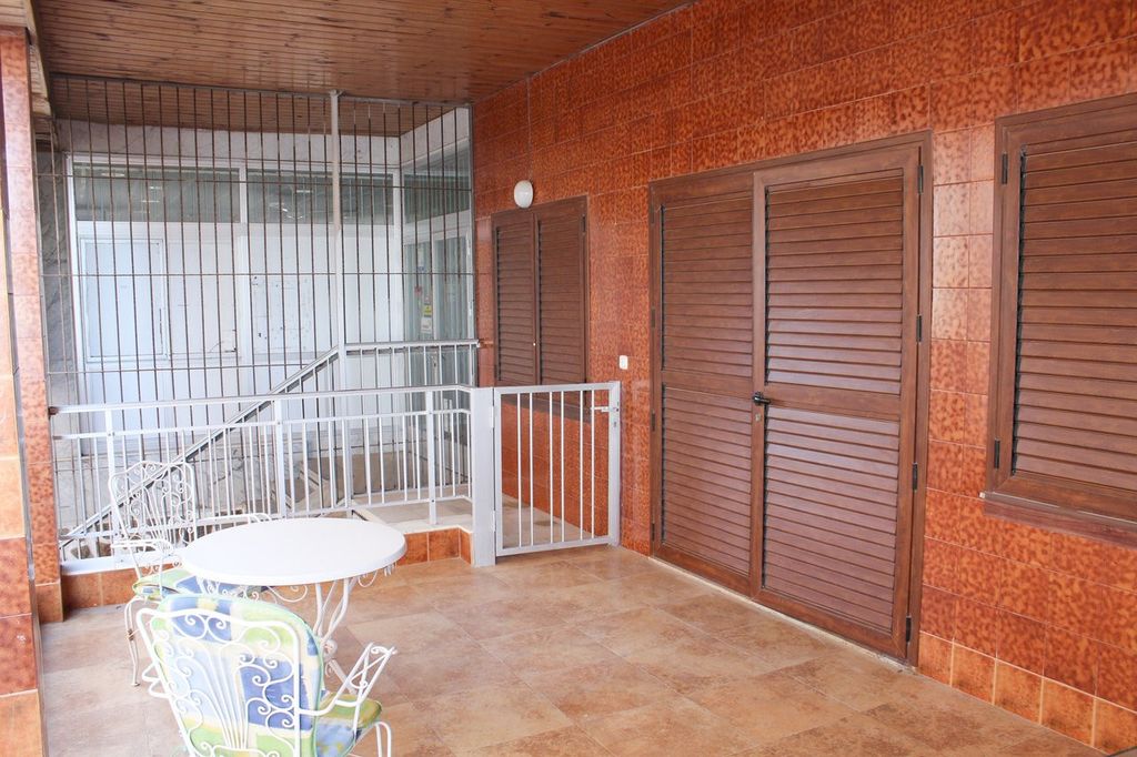 Property photo 3 of 34