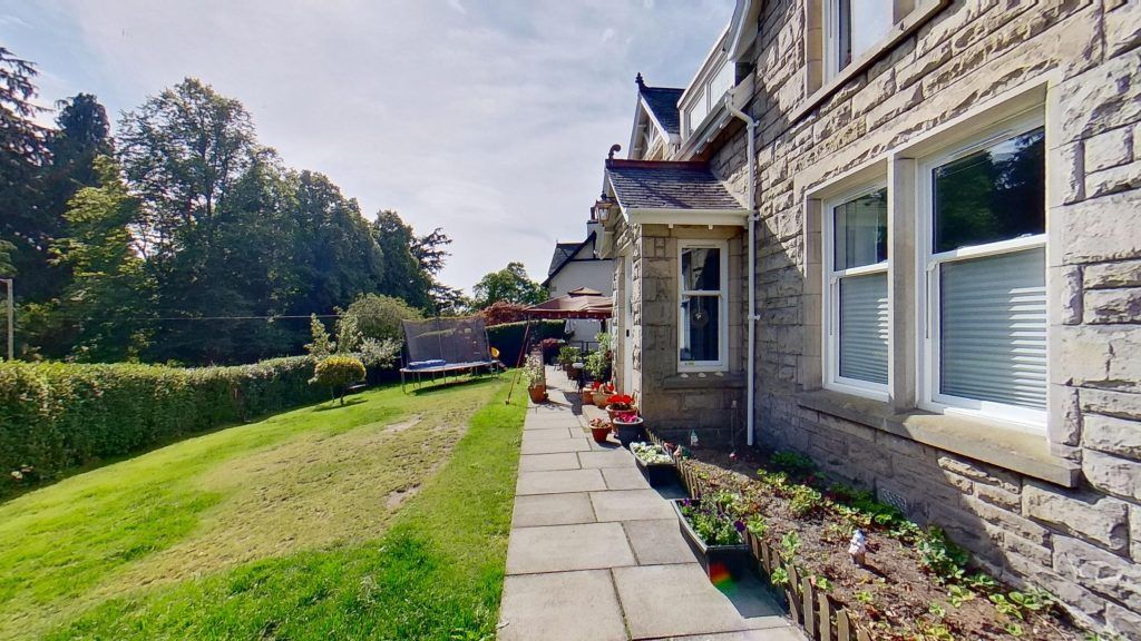 Property photo 2 of 24
