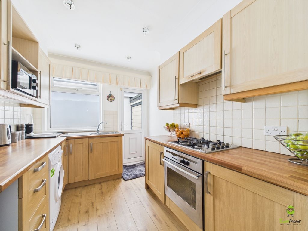 Property photo 1 of 17 Nicoleta Aliman Ewemove Bexleyheath 352 Long Lane