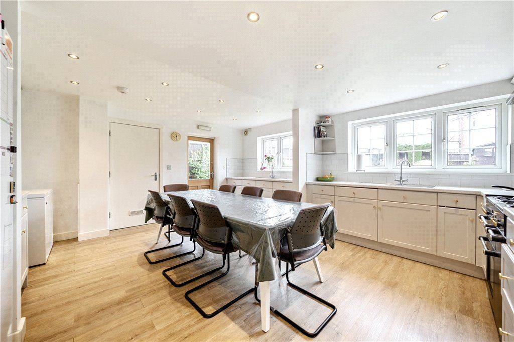 Property photo 2 of 28 Picture No. 05