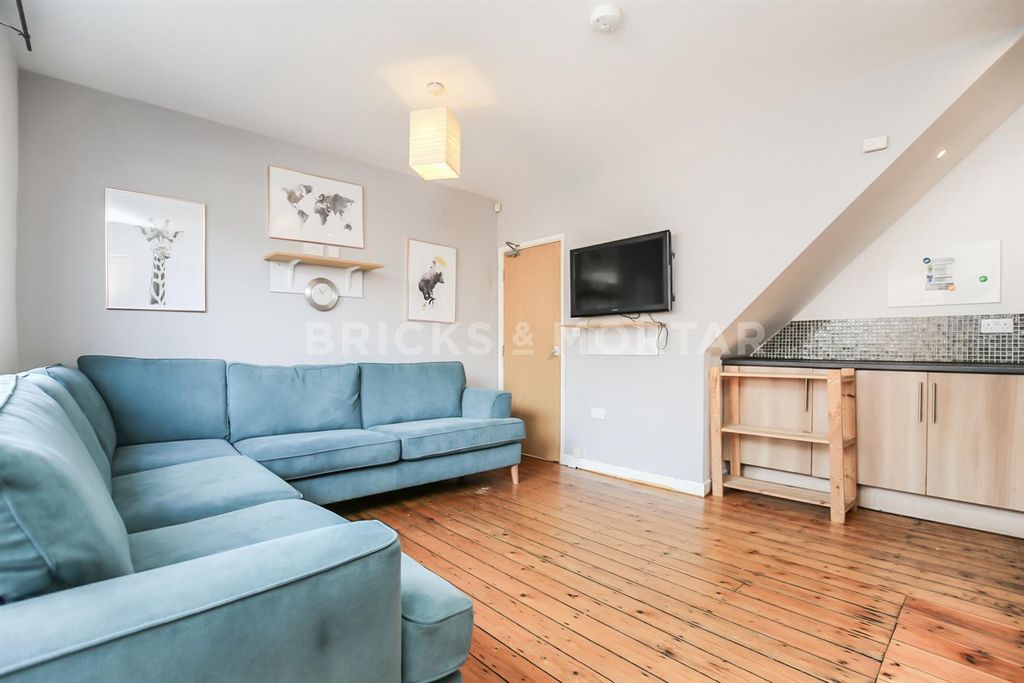 Property photo 3 of 11 3.Jpg