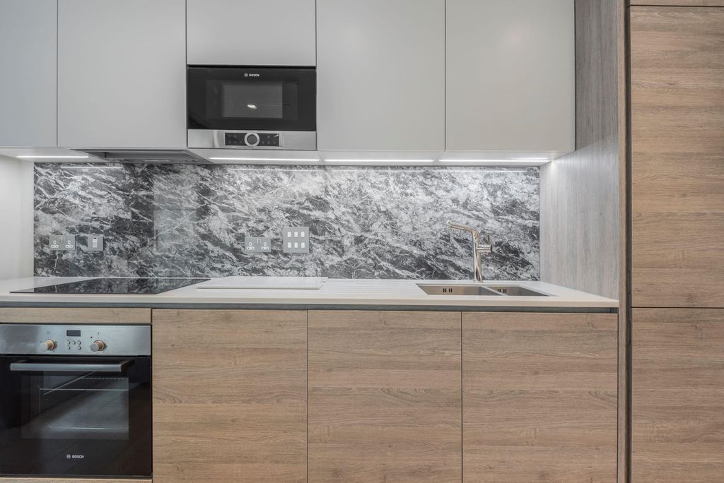 Property photo 2 of 12 Kitchen