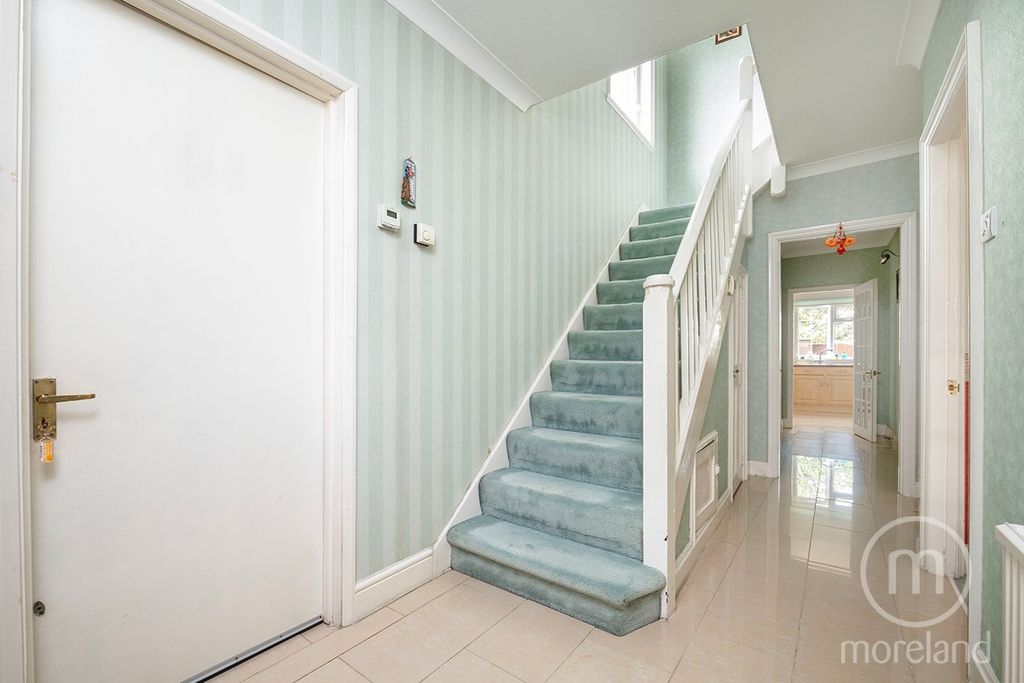 Property photo 2 of 14 5383623