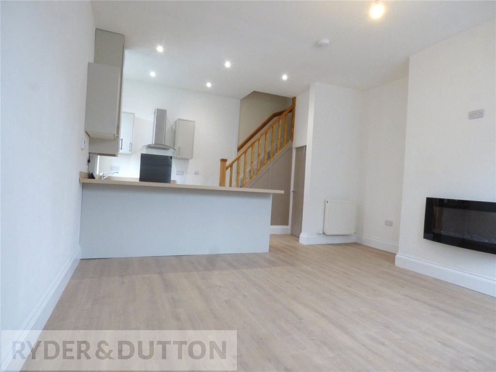 Property photo 3 of 17 Lounge/Kitchen