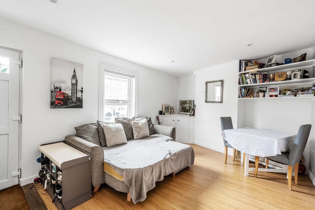 Property photo 2 of 16