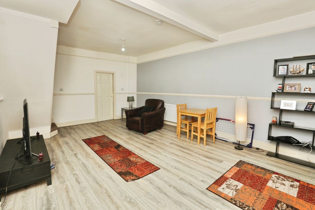 Property photo 3 of 15 Lounge/Dining Room