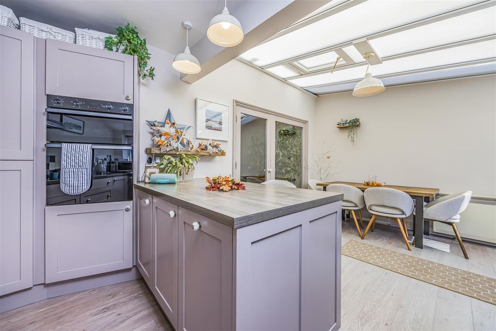 Property photo 2 of 31 85 Shelford Road, Milton-Porticomarketing-Soldby-2