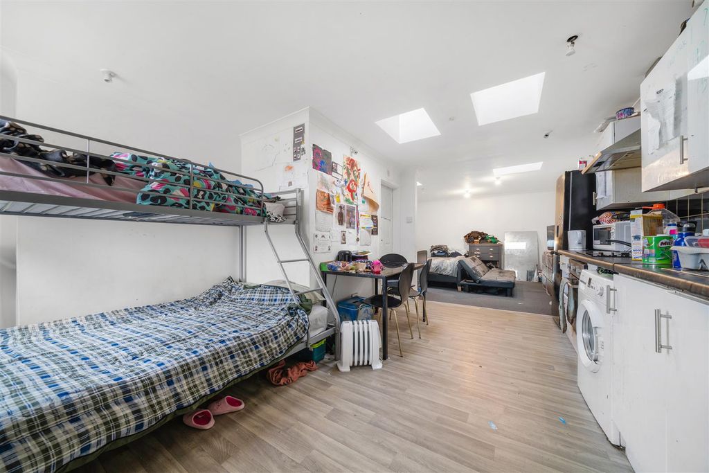Property photo 2 of 6 111c Maple Road-5.Jpg