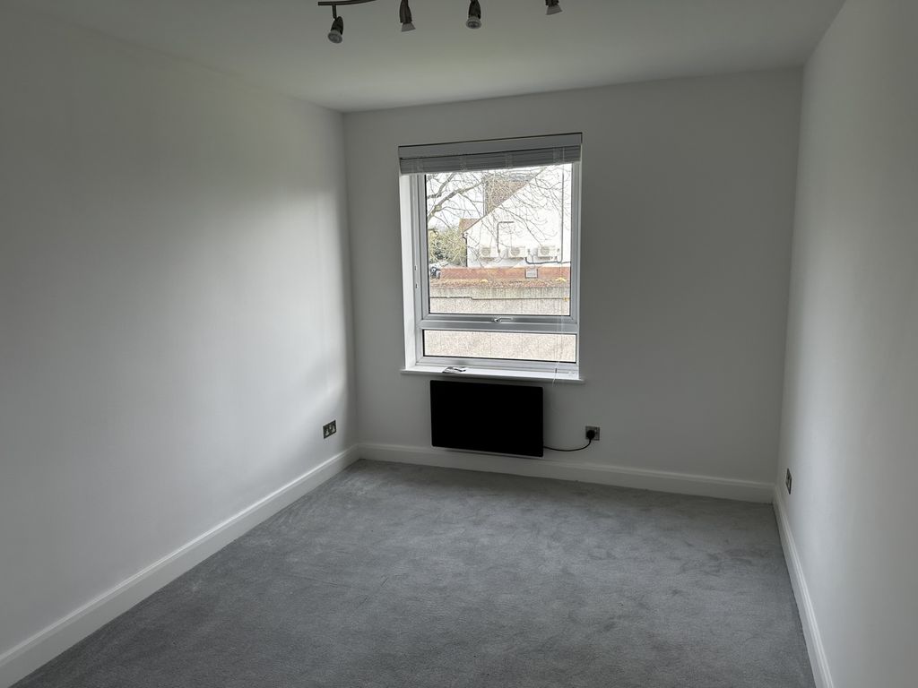 Property photo 3 of 6 Photo 1