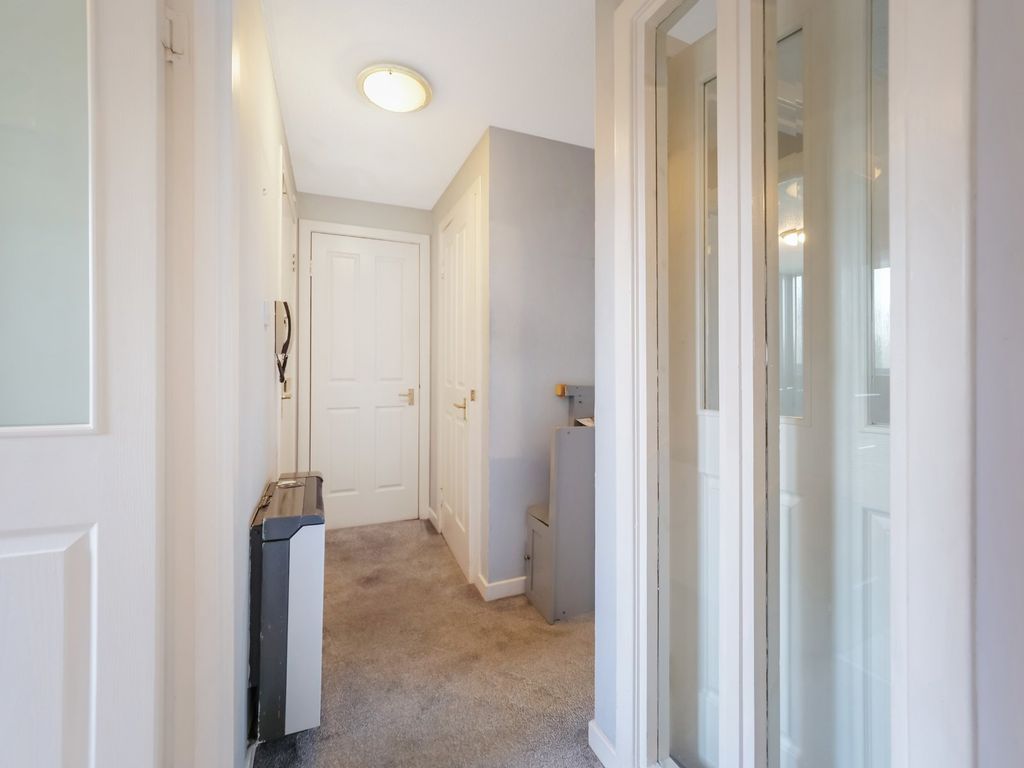 Property photo 3 of 11 Hall