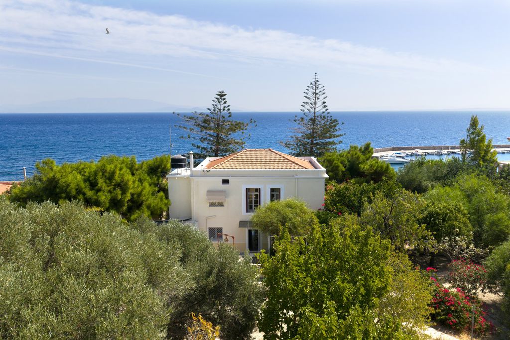 Property photo 2 of 27