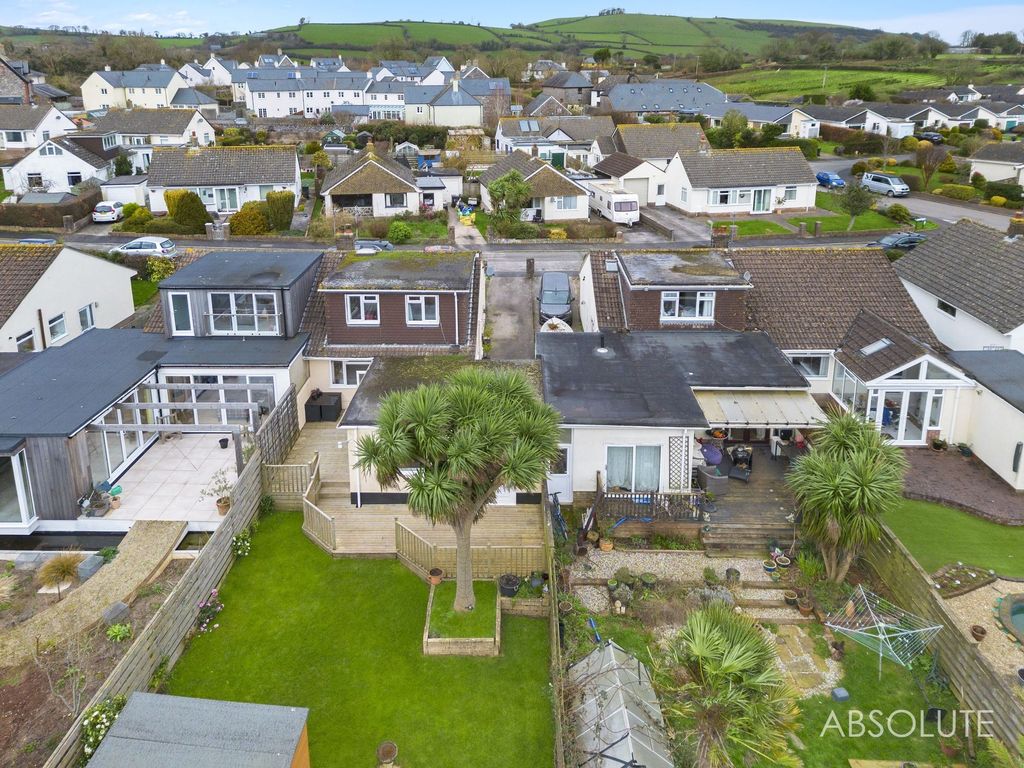 Property photo 2 of 18