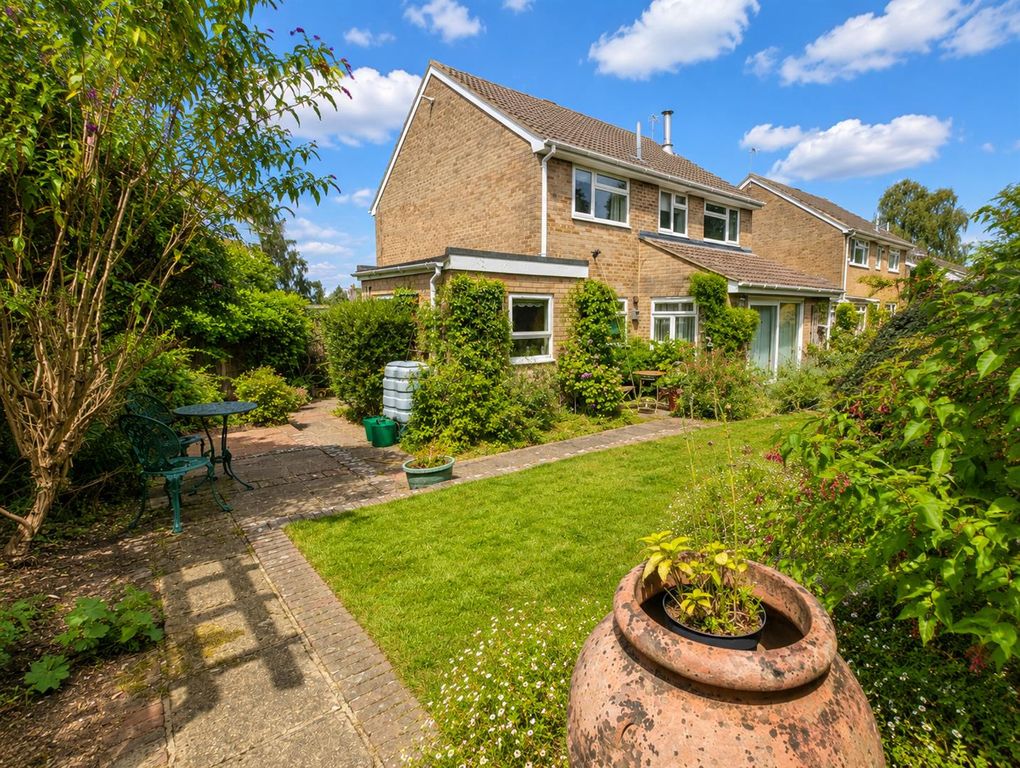 Property photo 1 of 17 Garden