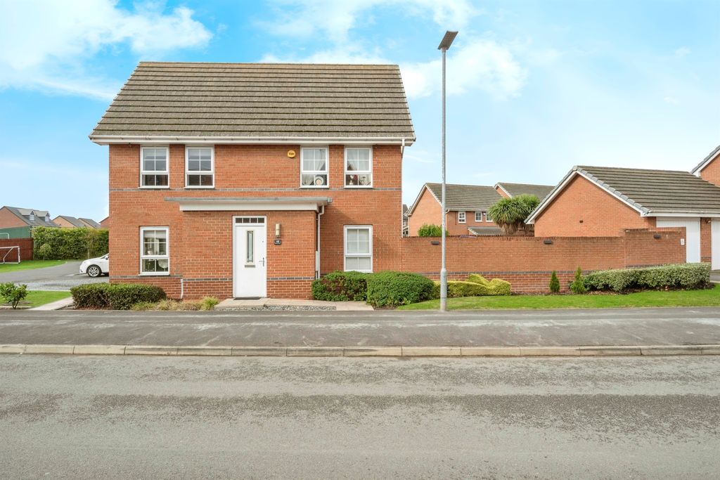 Property photo 2 of 18
