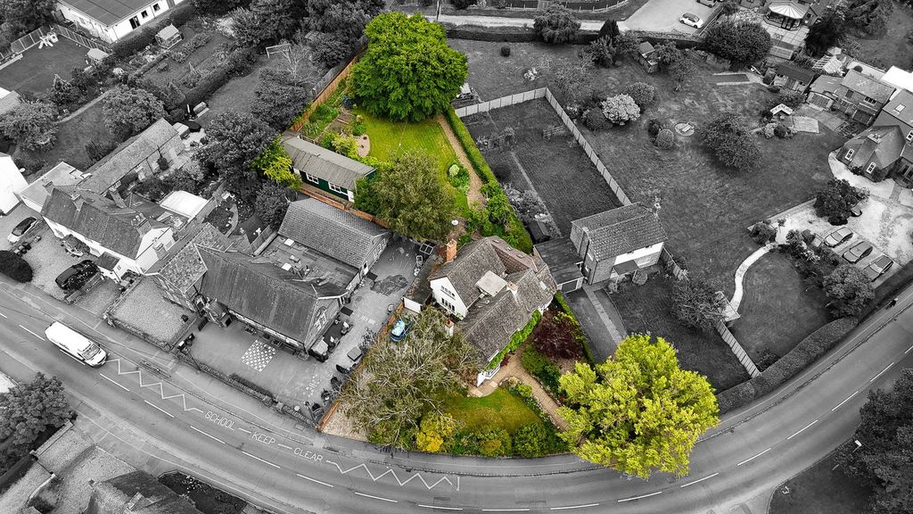 Property photo 3 of 37
