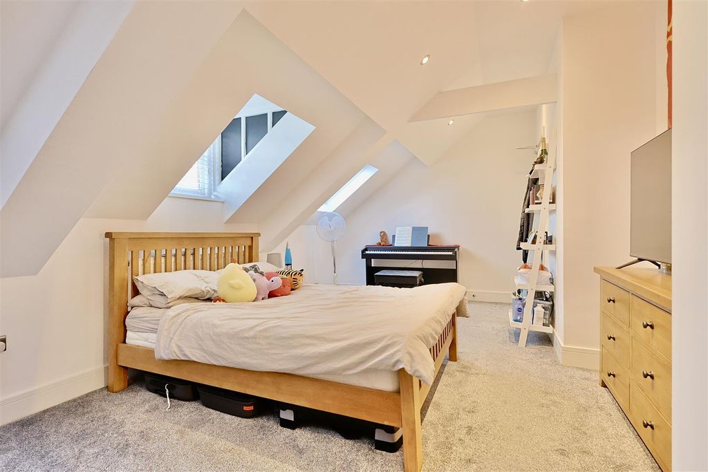 Property photo 3 of 15 6Db5DC8E-Abf1-4719-B4Ed-243A7C7E0E19_1_201_A.Jpeg