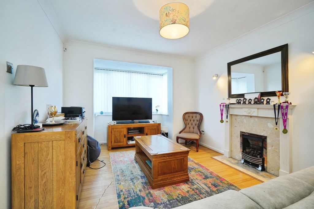 Property photo 3 of 18 Pbox-Img.Jpg