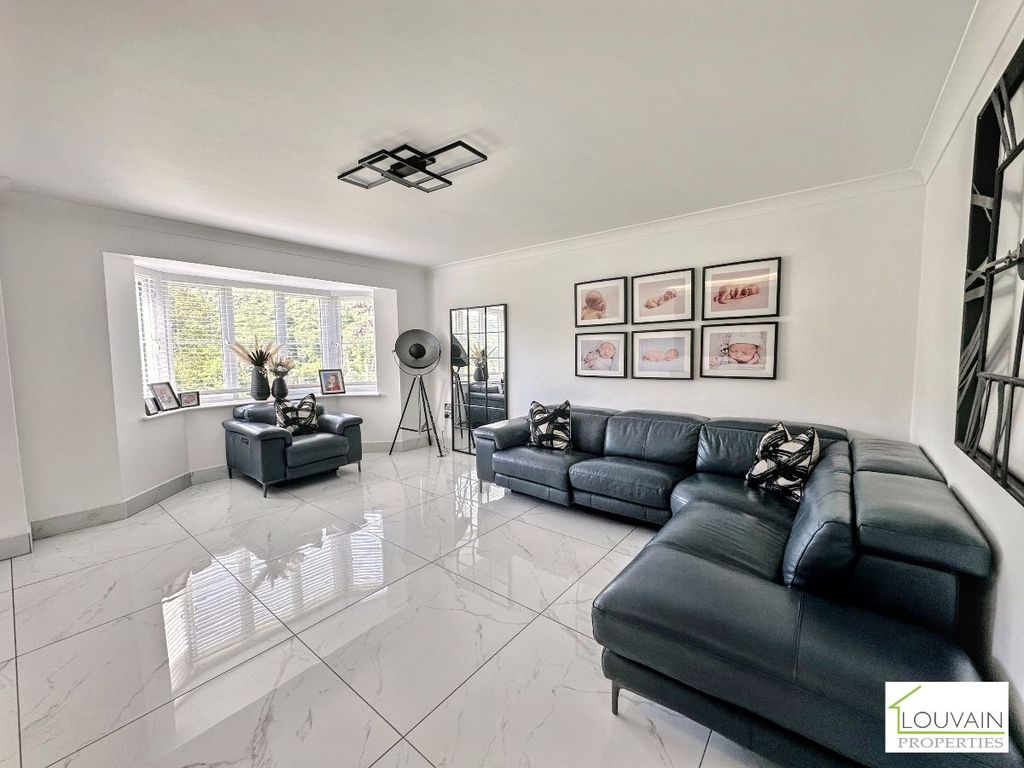 Property photo 2 of 50
