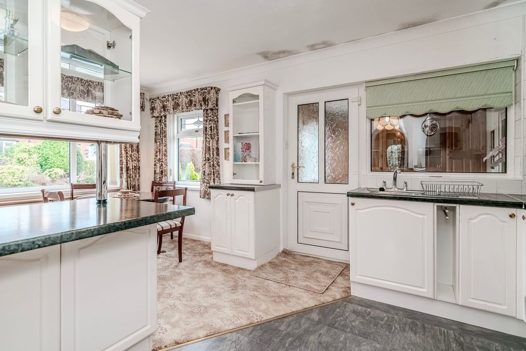 Property photo 3 of 29 Photo 24