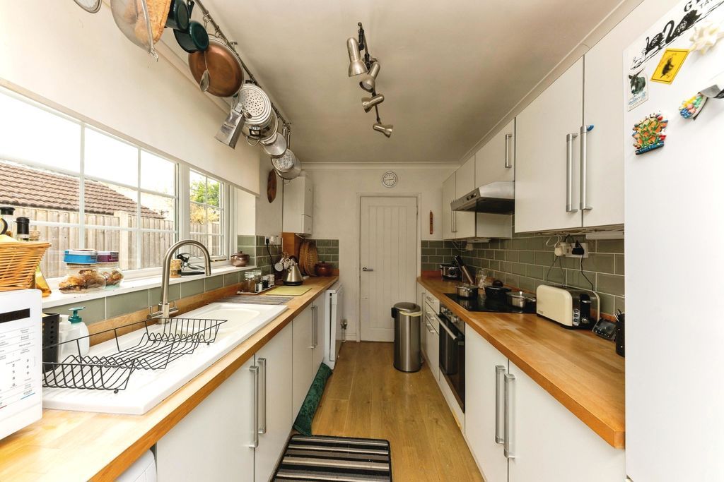 Property photo 2 of 16 Kitchen