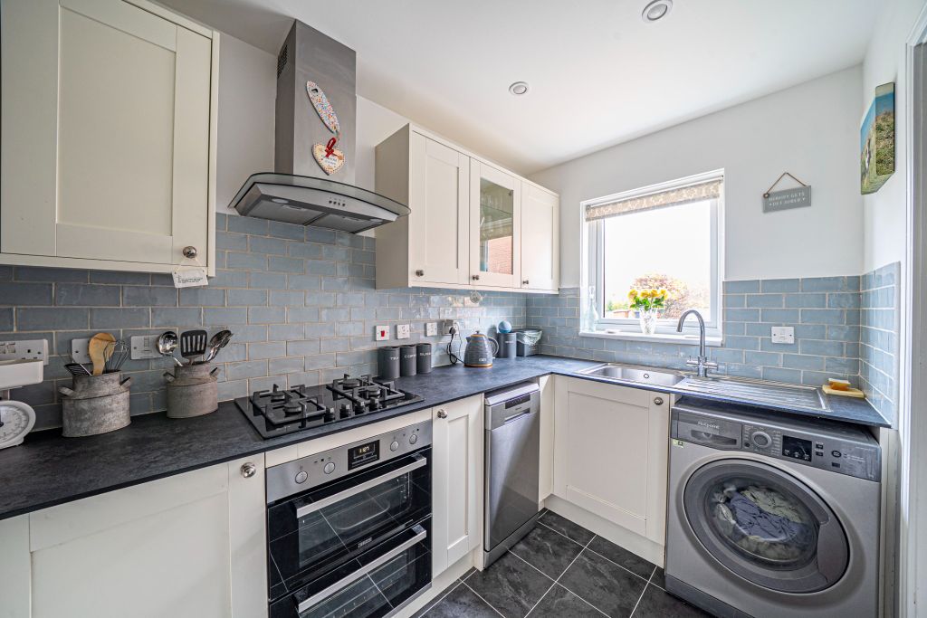 Property photo 3 of 21