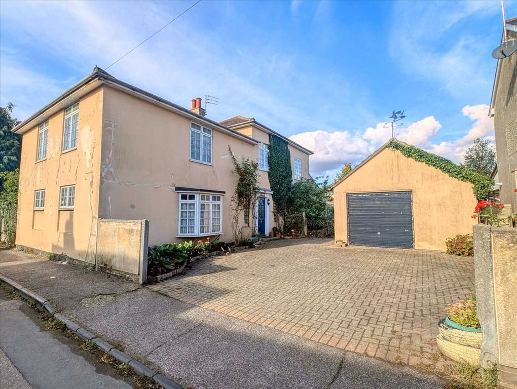 Property photo 2 of 24