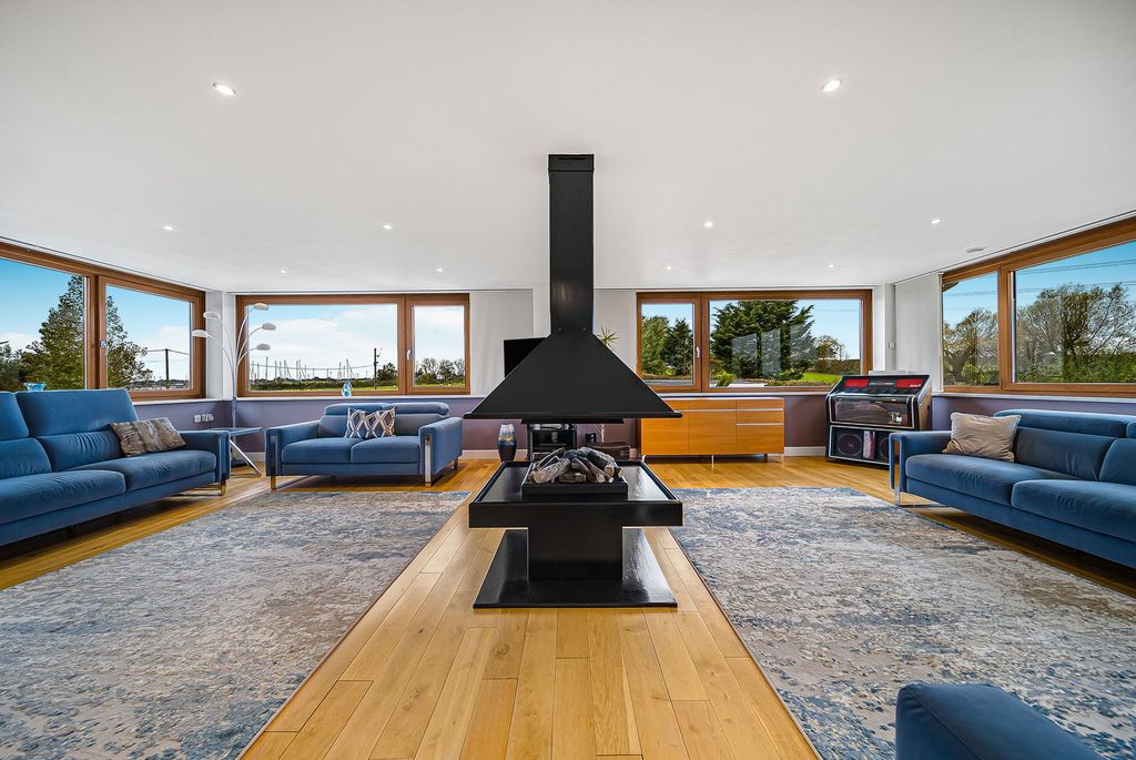 Property photo 2 of 50