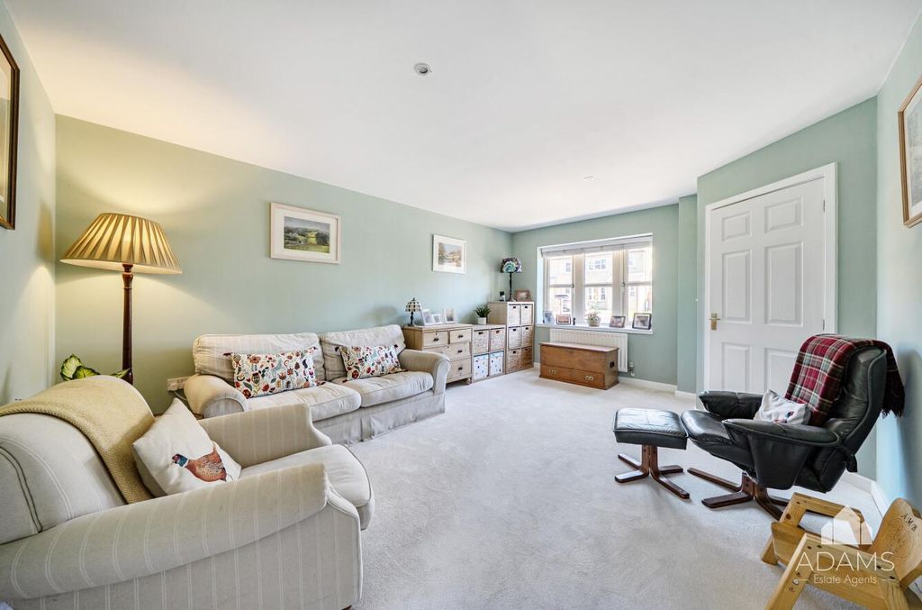 Property photo 2 of 15 Sitting Room
