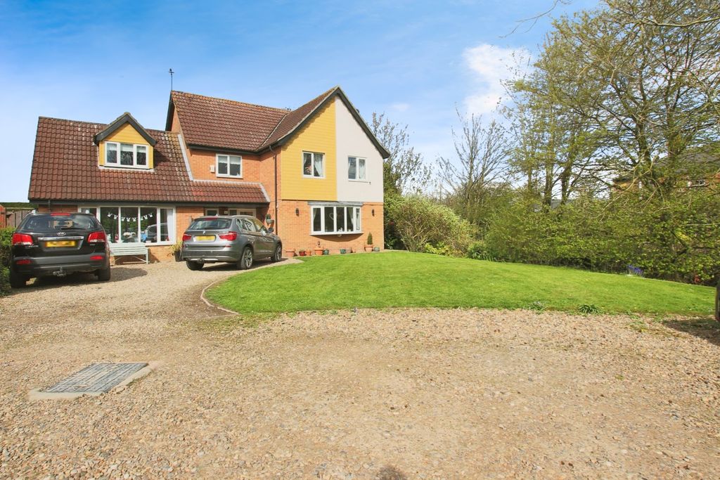 Property photo 1 of 28 4065011