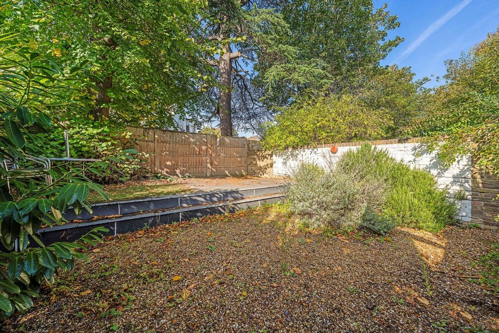 Property photo 3 of 13 Garden.Jpg