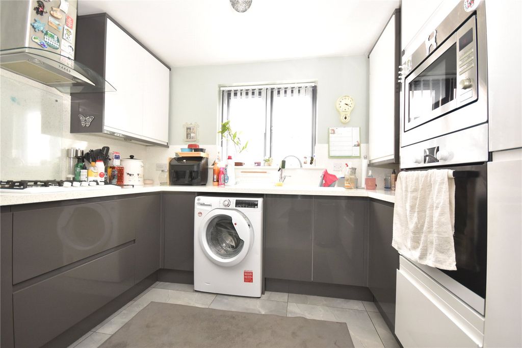 Property photo 2 of 14 Picture No. 02