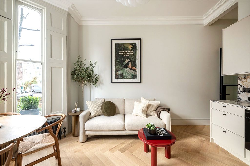 Property photo 2 of 10 Living Room