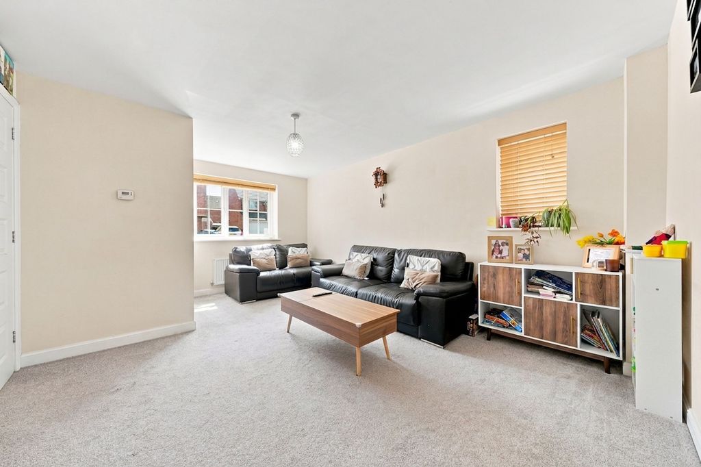 Property photo 3 of 14