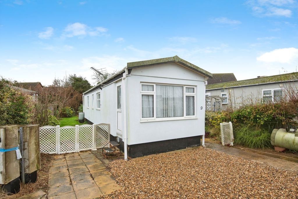 Property photo 1 of 18 Front Aspect