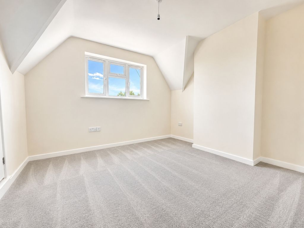 Property photo 2 of 12 Picture No. 13