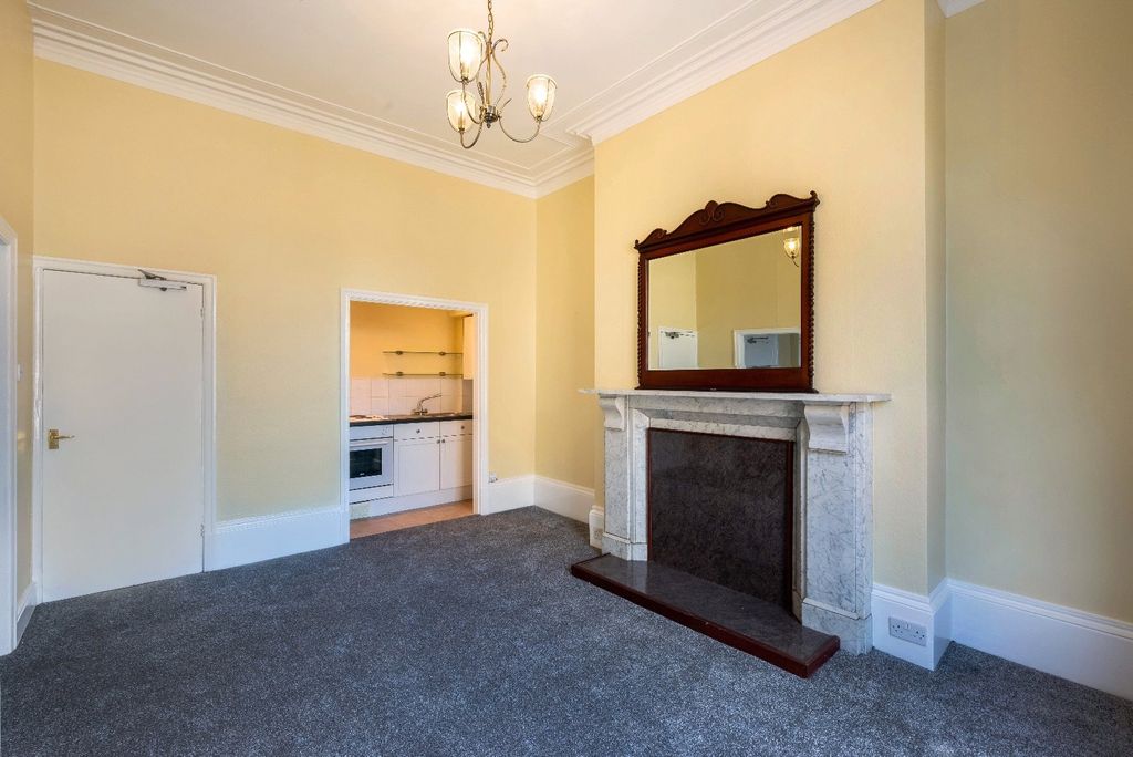 Property photo 3 of 8 Picture 3