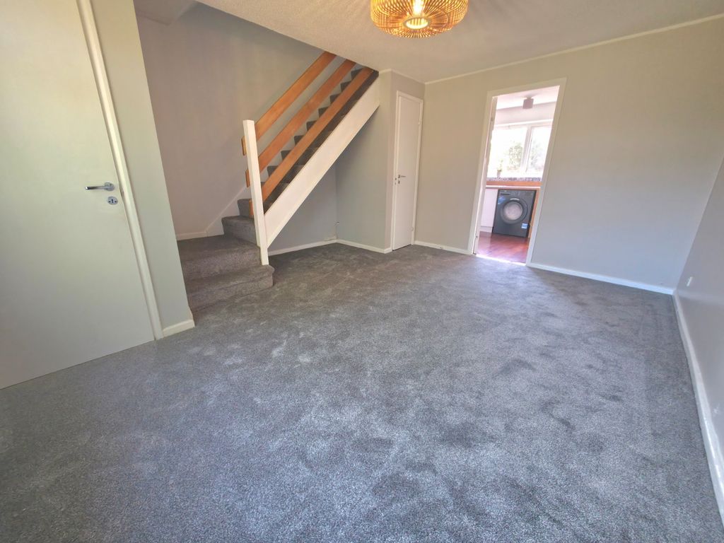 Property photo 2 of 11 Lounge