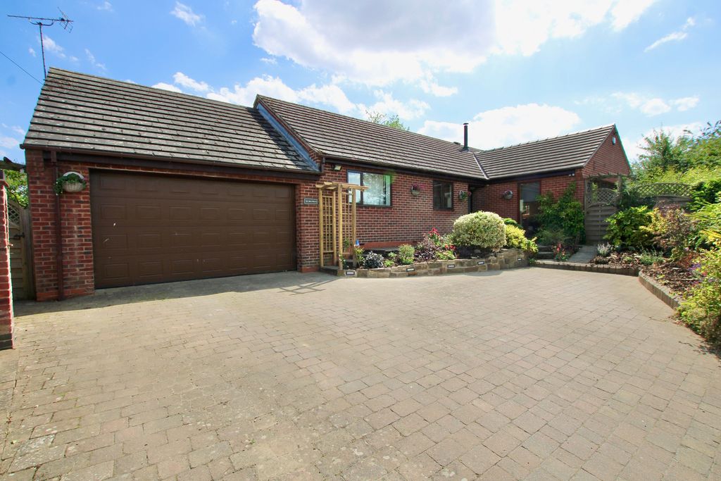 Property photo 1 of 33