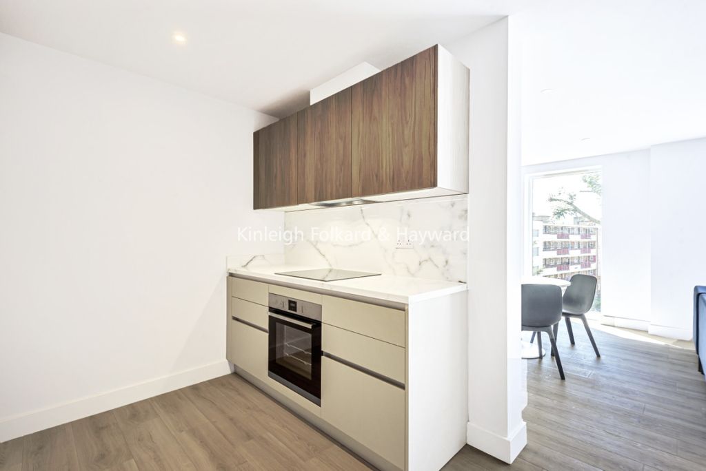 Property photo 2 of 16 d11Dd4A1-30E8-4Ec6-A
