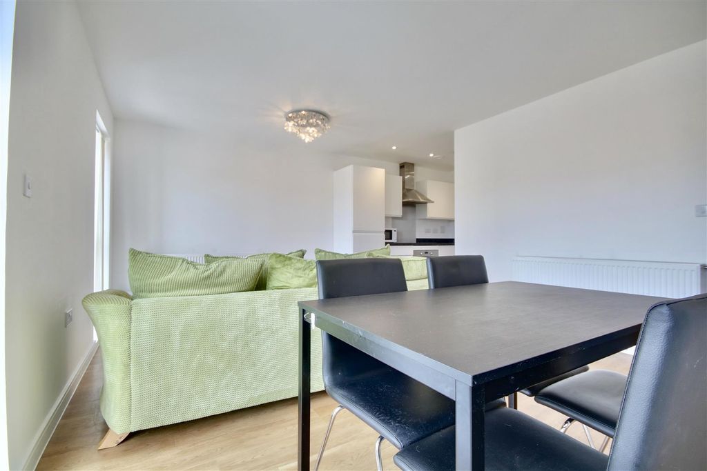 Property photo 2 of 9 2De82Bf8-F9Af-4094-A16A-70Ec95F9B08C_1_201_A.Jpeg