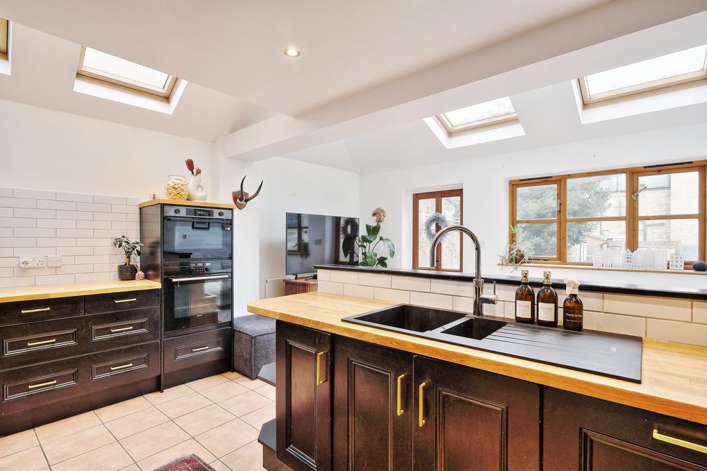 Property photo 3 of 41 11