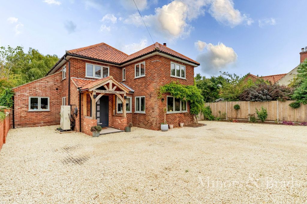 Property photo 1 of 27