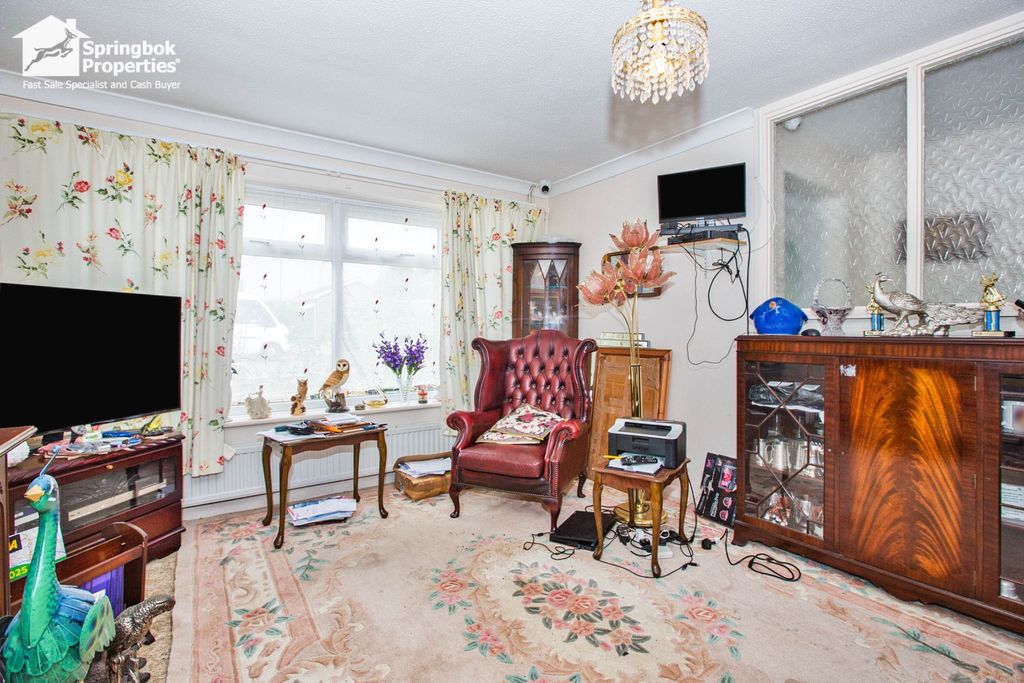 Property photo 3 of 13 Image 2