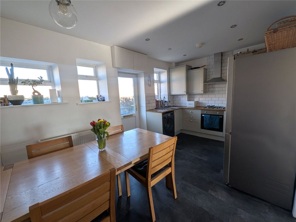 Property photo 3 of 16 Kitchen Diner