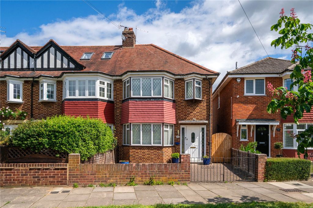 Property photo 1 of 17 Picture No. 02