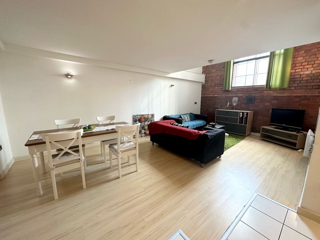 Property photo 1 of 14 Gorgeous 2 Bedroom Duplex Apartment